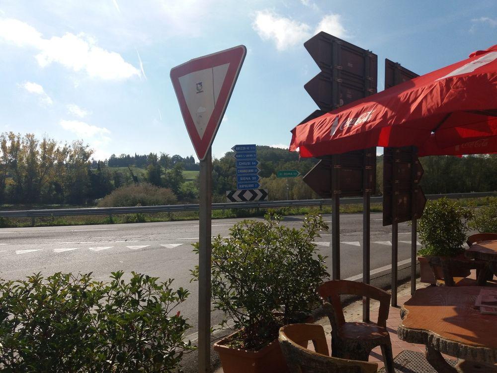 Aparthotel Oasi Del Grillo Castelnuovo Berardenga Zewnętrze zdjęcie
