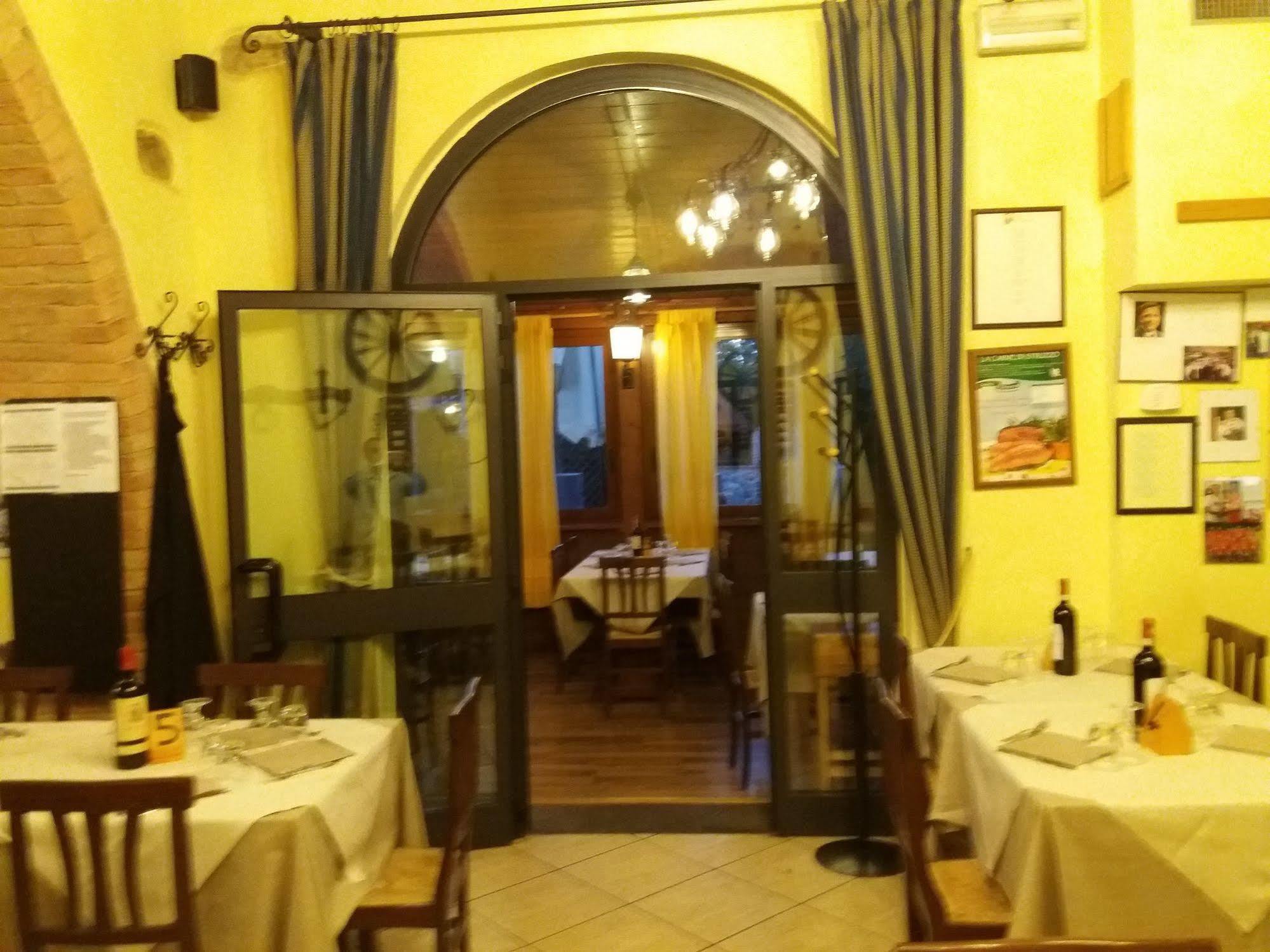 Aparthotel Oasi Del Grillo Castelnuovo Berardenga Zewnętrze zdjęcie