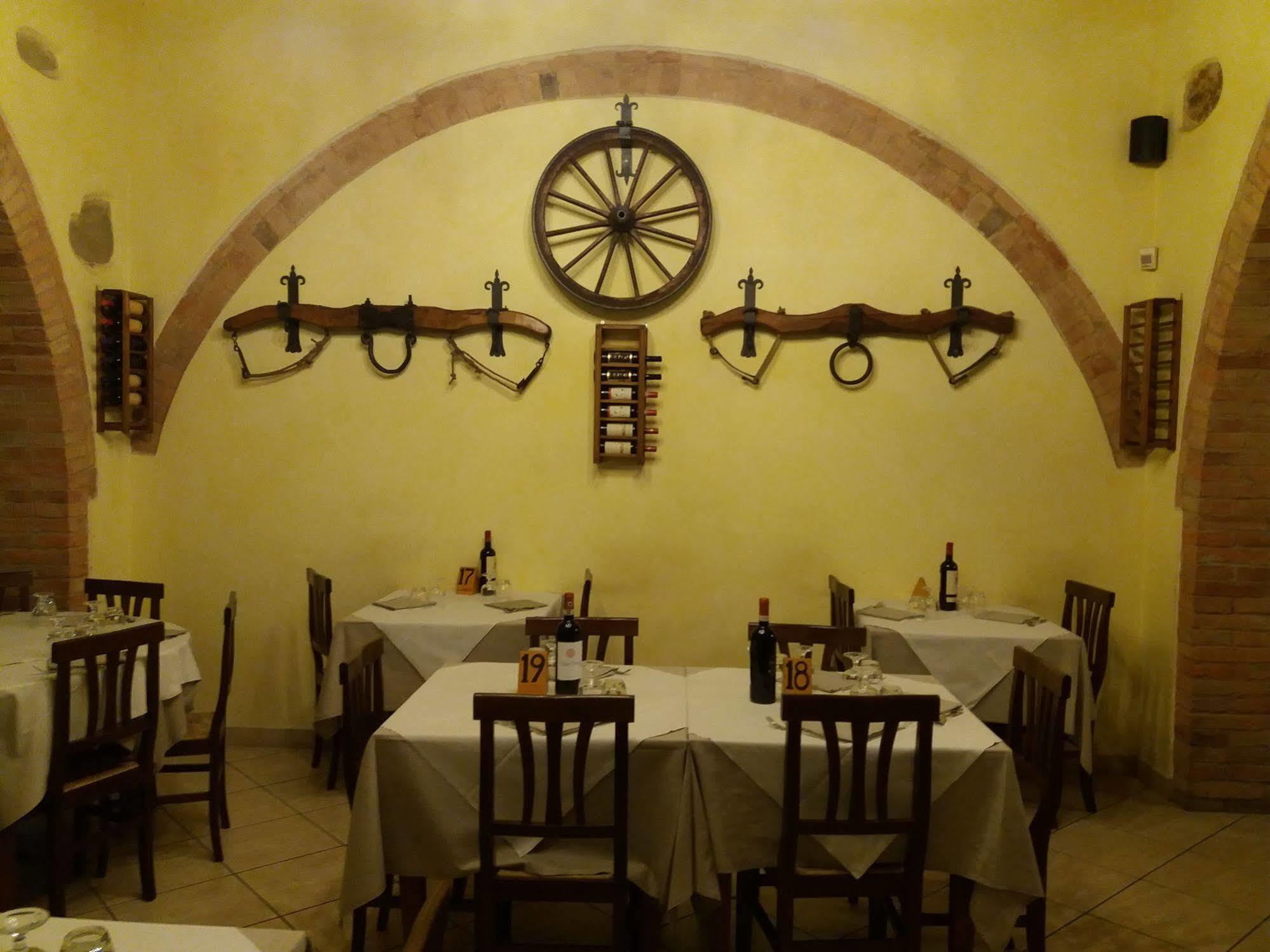 Aparthotel Oasi Del Grillo Castelnuovo Berardenga Zewnętrze zdjęcie