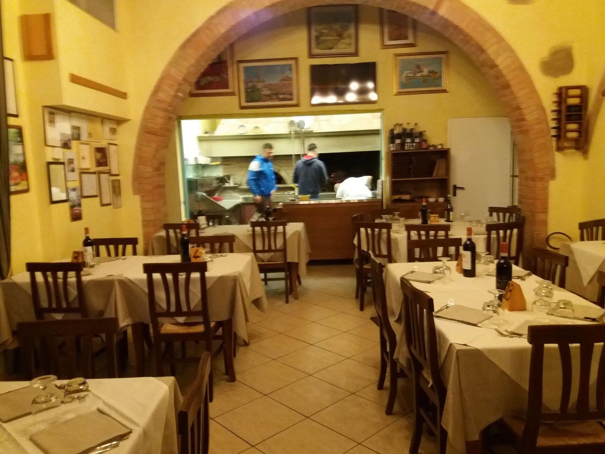 Aparthotel Oasi Del Grillo Castelnuovo Berardenga Zewnętrze zdjęcie