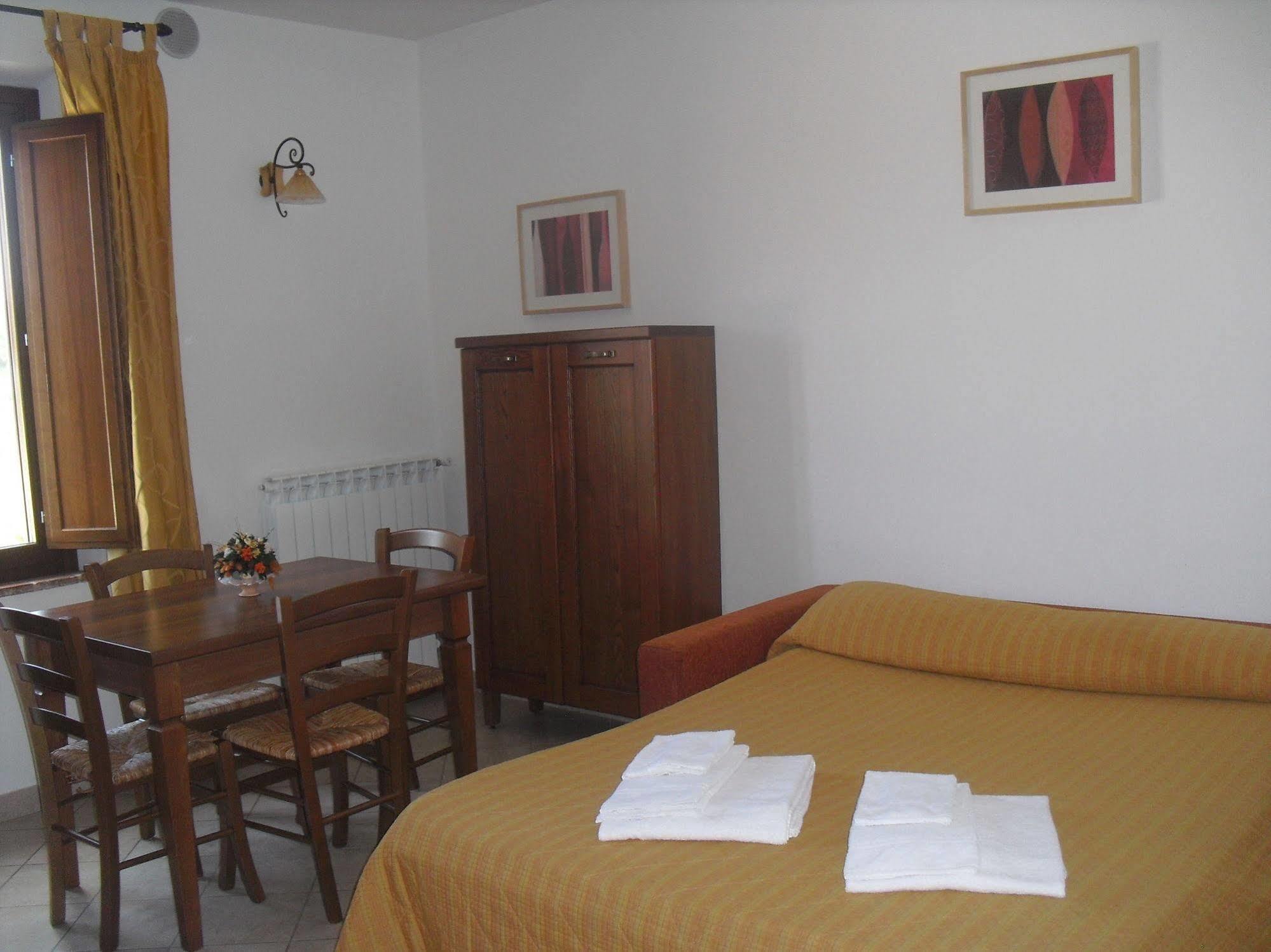 Aparthotel Oasi Del Grillo Castelnuovo Berardenga Zewnętrze zdjęcie